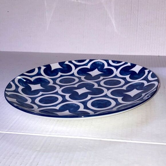 MAINSTAYS Dinner Plate White on Blue Background Geometric Design 11 inches - Picture 2 of 8